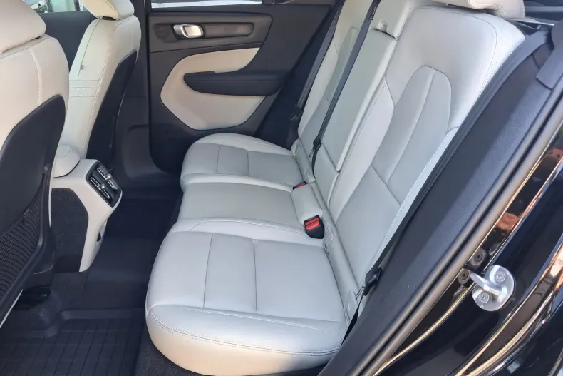 Volvo XC40 din 2026 cu 5.789 km - oferta VOL247314 - foto 36