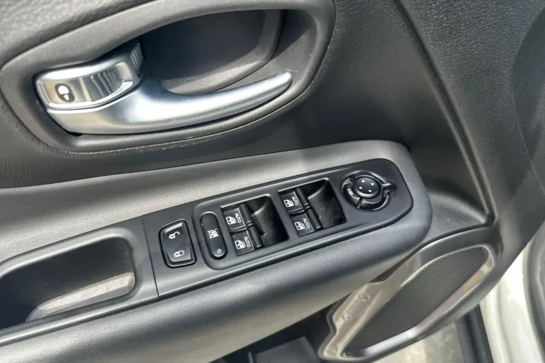 Jeep Renegade din 2023 cu 85.050 km - oferta JEE247316 - foto 8
