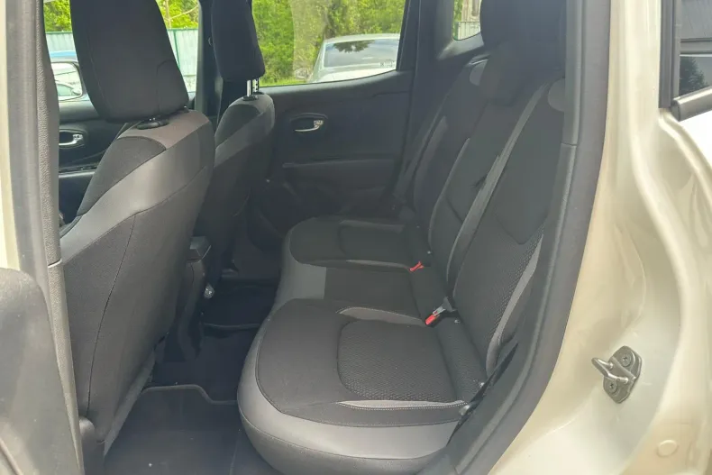 Jeep Renegade din 2023 cu 85.050 km - oferta JEE247316 - foto 11