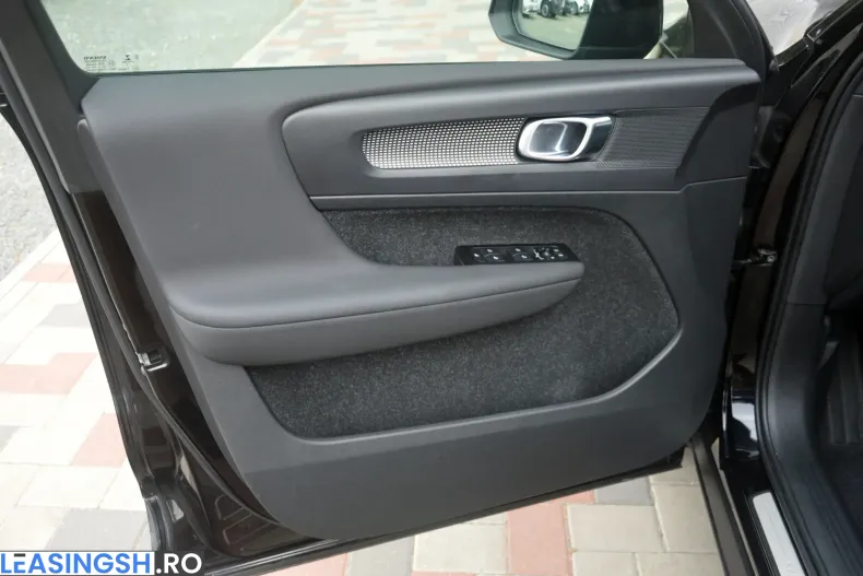 Volvo XC40 din 2021 cu 145.393 km - oferta VOL247328 - foto 21