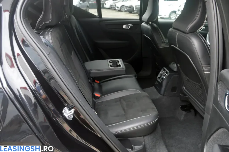 Volvo XC40 din 2021 cu 145.393 km - oferta VOL247328 - foto 29
