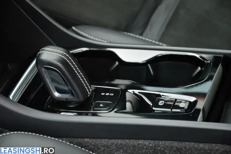 Volvo XC40 din 2021 cu 145.393 km - oferta VOL247328 - foto 30