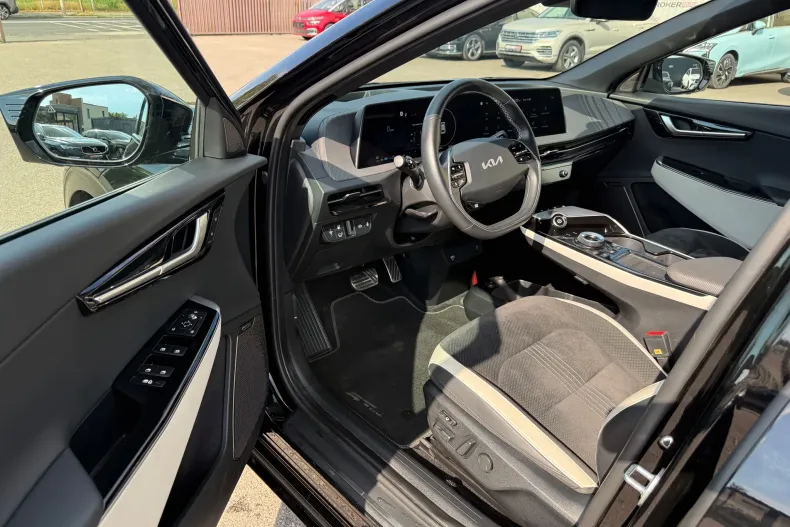 Kia EV6 din 2021 cu 36.973 km - oferta KIA247329 - foto 7