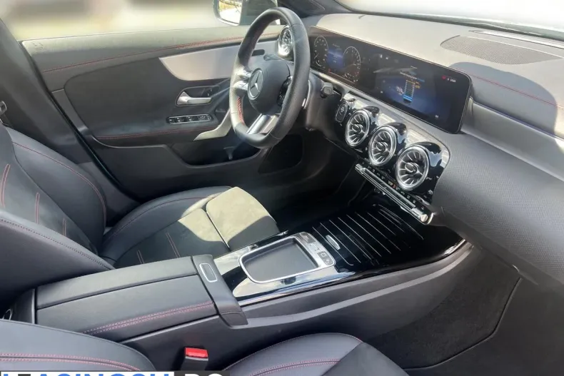 Mercedes-Benz CLA 250 (Clasa CLA) din 2025 cu 13.174 km - oferta MER247341 - foto 12