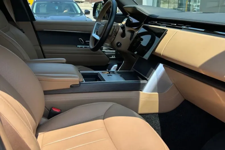 Land Rover Range Rover din 2025 cu 8.500 km - oferta LAN247342 - foto 10