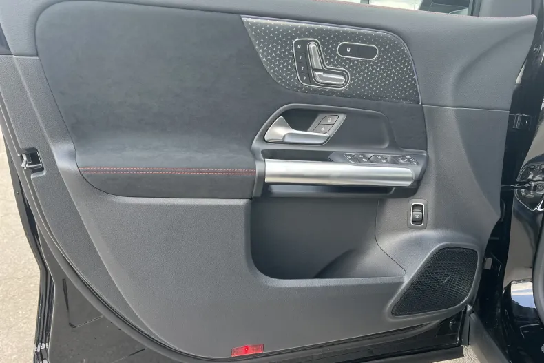 Mercedes-Benz GLA din 2026 cu 6.000 km - oferta MER247351 - foto 10