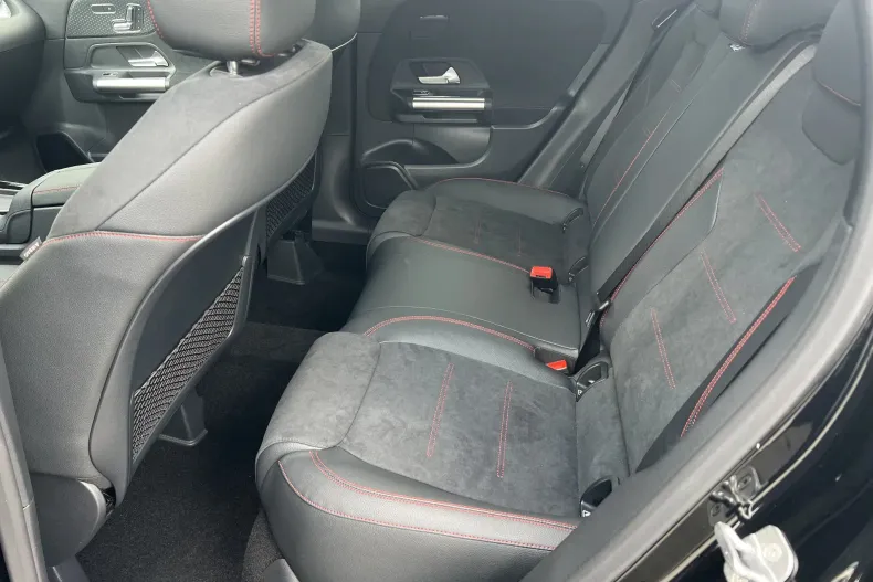 Mercedes-Benz GLA din 2026 cu 6.000 km - oferta MER247351 - foto 14