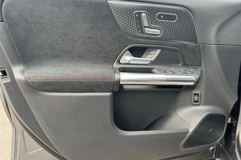 Mercedes-Benz GLA din 2026 cu 6.000 km - oferta MER247353 - foto 10