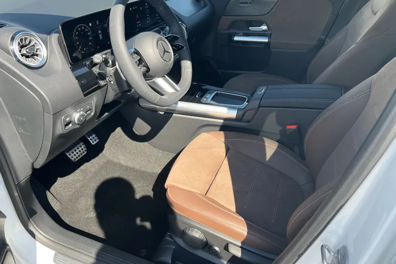 Mercedes-Benz GLA din 2026 cu 6.000 km - oferta MER247355 - foto 9