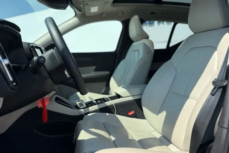 Volvo XC40 din 2023 cu 56.374 km - oferta VOL247389 - foto 4