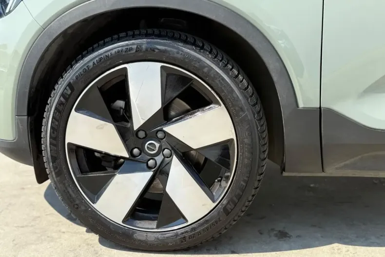 Volvo XC40 din 2023 cu 56.374 km - oferta VOL247389 - foto 18