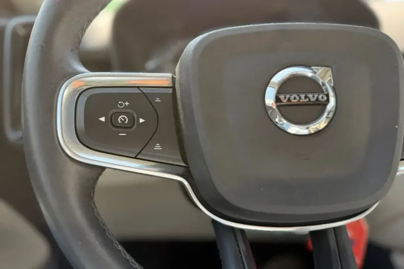 Volvo XC40 din 2023 cu 56.374 km - oferta VOL247389 - foto 21