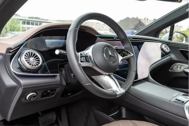 Mercedes-Benz EQE (Clasa E) din 2024 cu 27.648 km - oferta MER247390 - foto 4