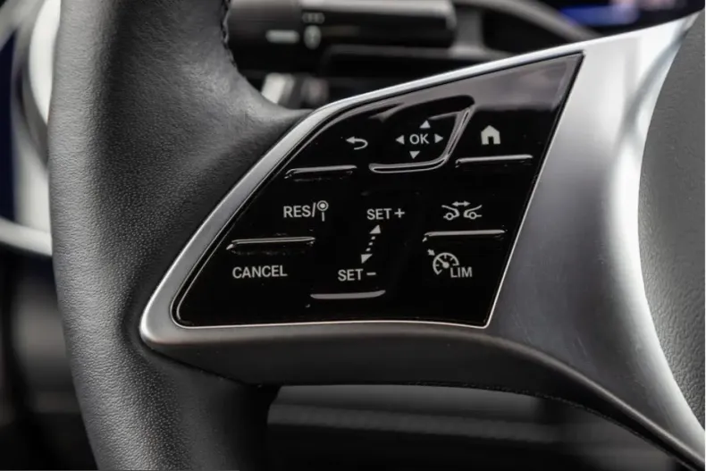 Mercedes-Benz EQE (Clasa E) din 2024 cu 27.648 km - oferta MER247390 - foto 19