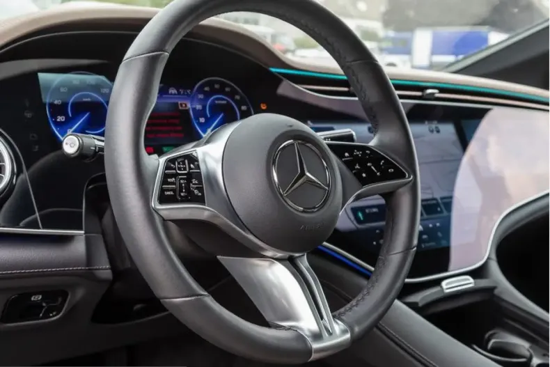 Mercedes-Benz EQE (Clasa E) din 2024 cu 27.648 km - oferta MER247390 - foto 25