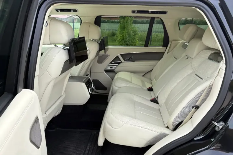 Land Rover Range Rover din 2024 cu 44.300 km - oferta LAN247393 - foto 16