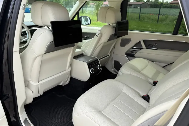 Land Rover Range Rover din 2024 cu 44.300 km - oferta LAN247393 - foto 17