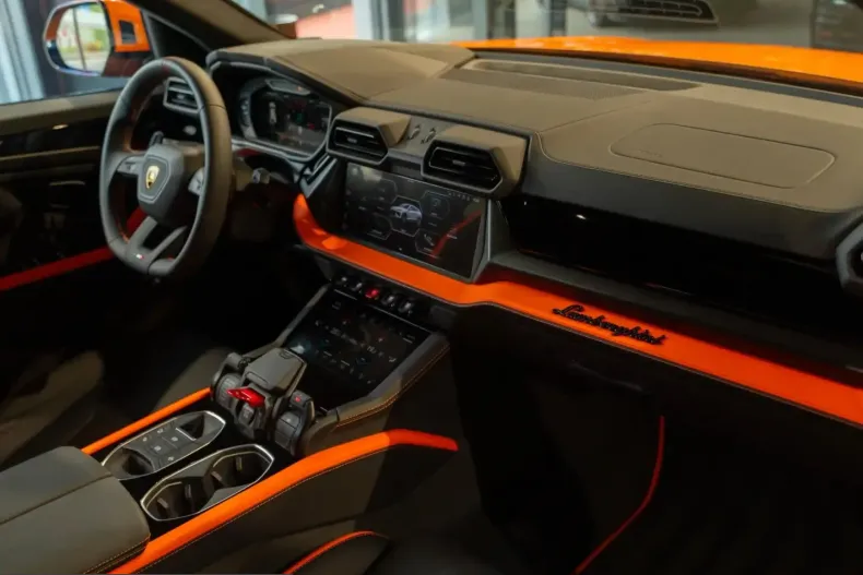 Lamborghini Urus din 2025 cu 2.100 km - oferta LAM247402 - foto 2