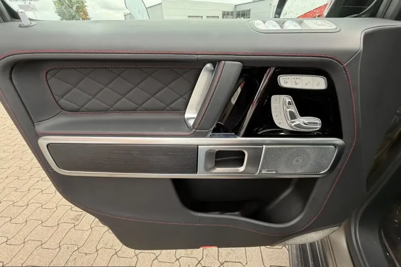 Mercedes-Benz G 63 AMG (Clasa G) din 2025 cu 19.800 km - oferta MER247409 - foto 16