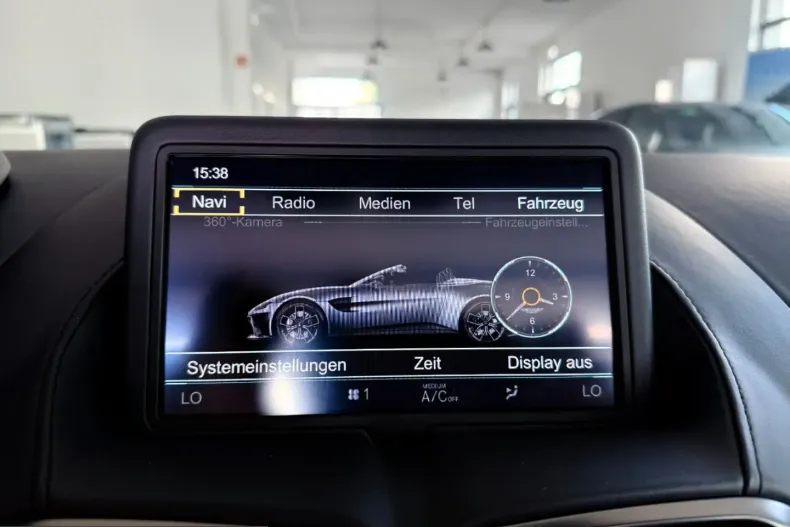Aston Martin V8 Vantage din 2023 cu 11.440 km - oferta AST247414 - foto 17