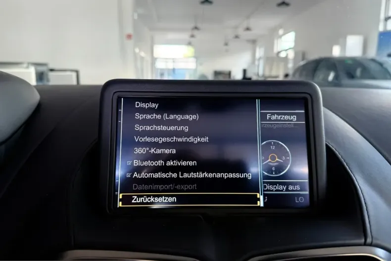 Aston Martin V8 Vantage din 2023 cu 11.440 km - oferta AST247414 - foto 31