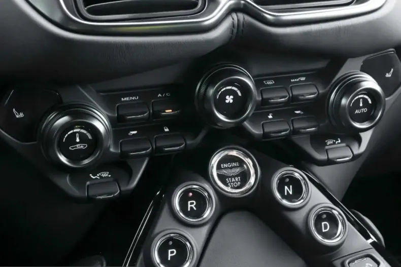 Aston Martin V8 Vantage din 2022 cu 12.250 km - oferta AST247416 - foto 28