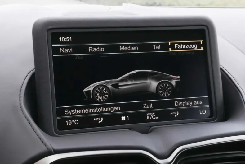 Aston Martin V8 Vantage din 2022 cu 12.250 km - oferta AST247416 - foto 29