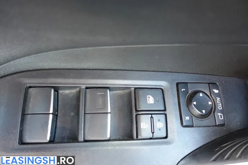 Toyota RAV4 din 2021 cu 89.995 km - oferta TOY247421 - foto 35