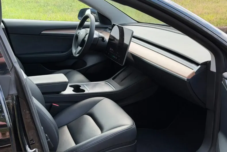 Tesla Model 3 din 2023 cu 68.000 km - oferta TES247422 - foto 12