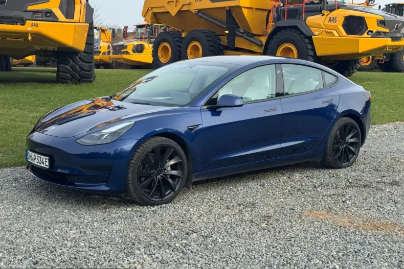 Tesla Model 3 din 2022 cu 50.500 km - oferta TES247423 - foto 1
