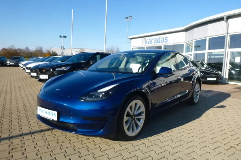 Tesla Model 3 din 2022 cu 64.018 km - oferta TES247427 - foto 1