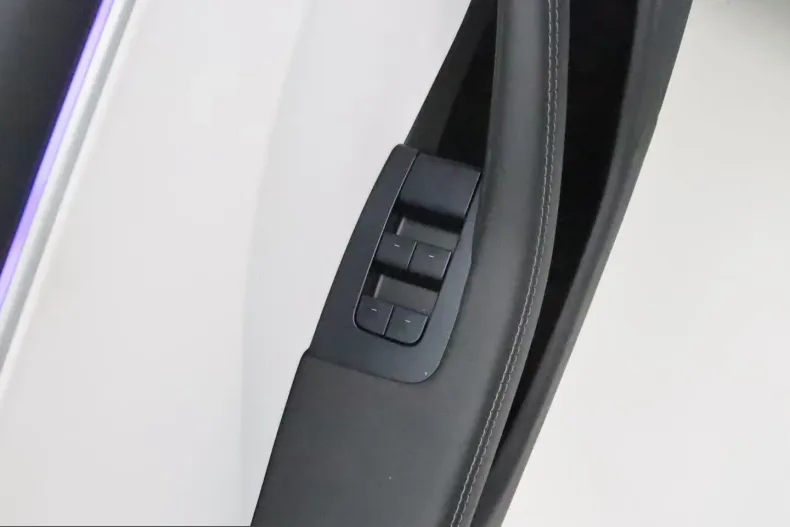 Tesla Model 3 din 2024 cu 34.542 km - oferta TES247428 - foto 27