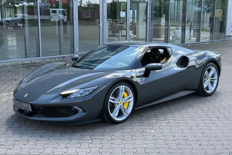 Ferrari 296 GTB din 2024 cu 1.300 km - oferta FER247429 - foto 1