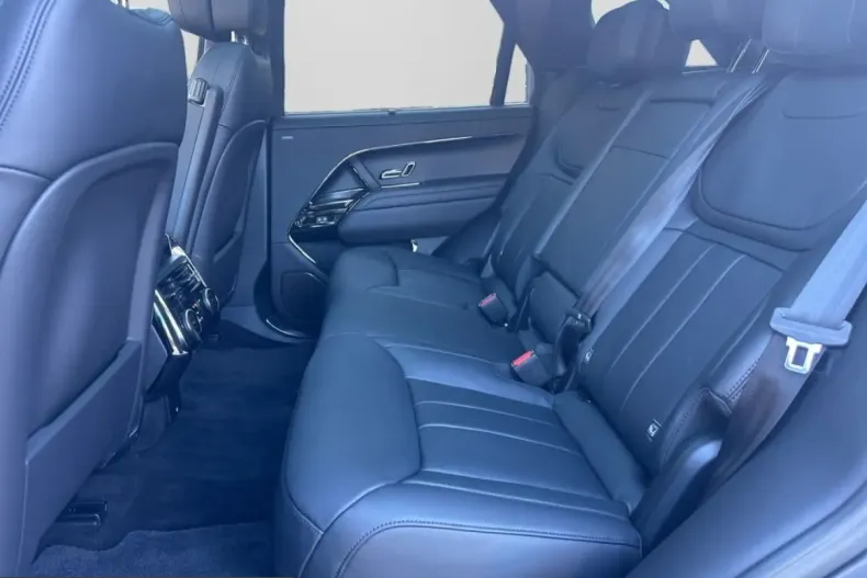 Land Rover Range Rover Sport din 2025 cu 4.990 km - oferta LAN247457 - foto 13