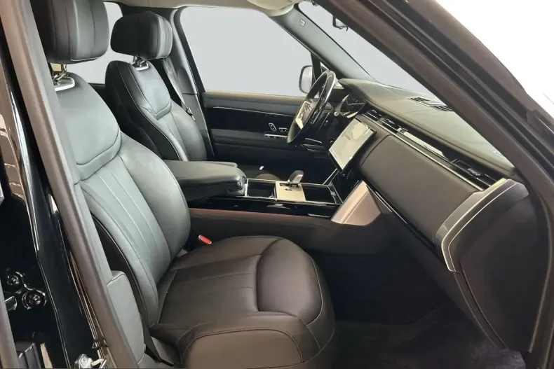 Land Rover Range Rover din 2025 cu 5.000 km - oferta LAN247464 - foto 3
