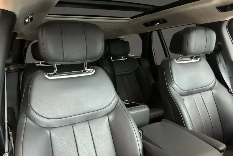 Land Rover Range Rover din 2025 cu 5.000 km - oferta LAN247464 - foto 11
