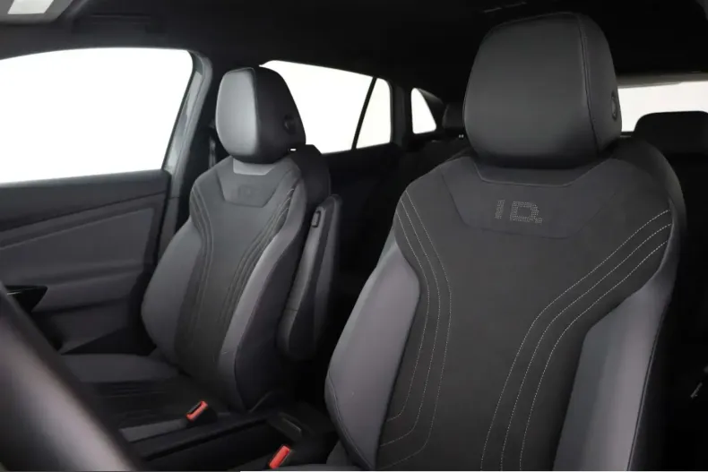 Volkswagen ID.4 din 2024 cu 20.167 km - oferta VOL247480 - foto 9