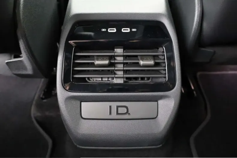 Volkswagen ID.4 din 2024 cu 20.167 km - oferta VOL247480 - foto 18