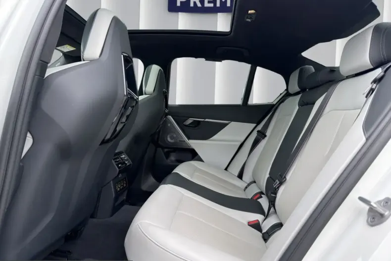 BMW M5 (Seria 5) din 2024 cu 49.684 km - oferta BMW247484 - foto 6