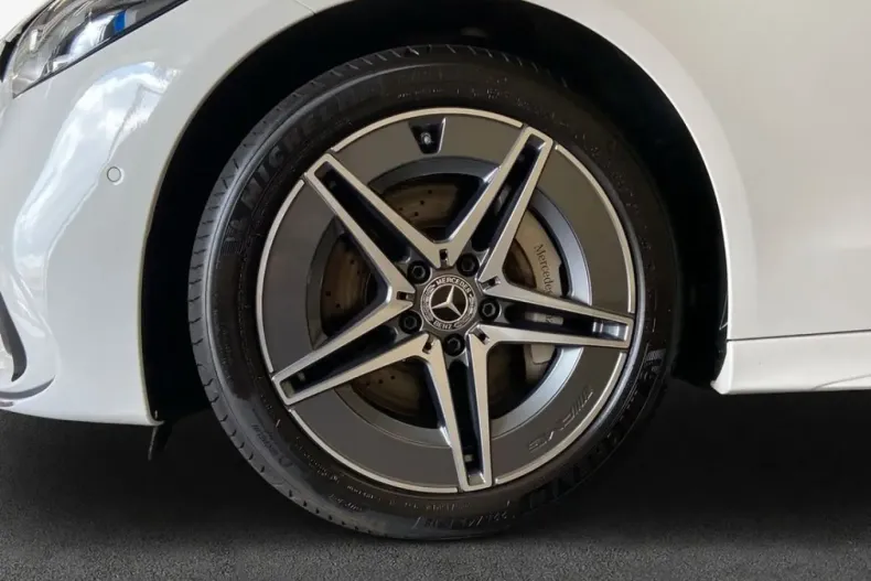 Mercedes-Benz C 300 (Clasa C) din 2025 cu 24.751 km - oferta MER247497 - foto 7