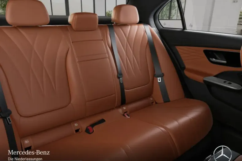 Mercedes-Benz C 300 (Clasa C) din 2023 cu 30.610 km - oferta MER247500 - foto 3