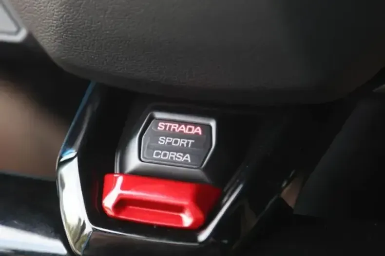 Lamborghini Huracán din 2023 cu 7.900 km - oferta LAM247513 - foto 13