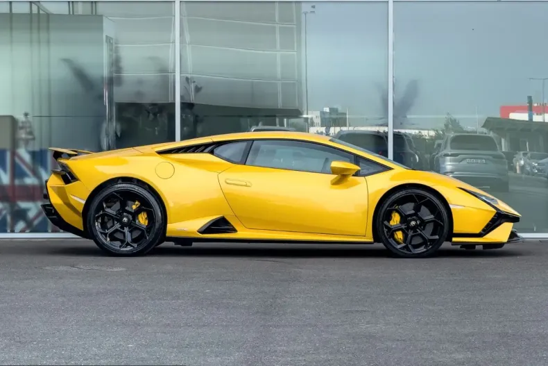 Lamborghini Huracán din 2024 cu 6.000 km - oferta LAM247515 - foto 4