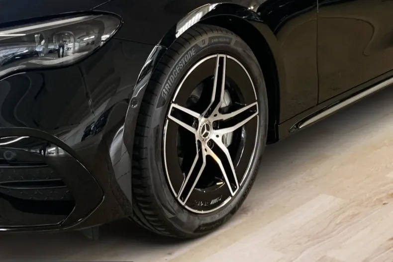 Mercedes-Benz E 300 (Clasa E) din 2025 cu 9.442 km - oferta MER247523 - foto 5