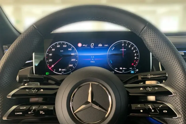 Mercedes-Benz E 300 (Clasa E) din 2025 cu 9.442 km - oferta MER247523 - foto 7