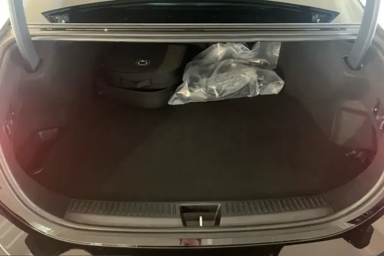 Mercedes-Benz E 300 (Clasa E) din 2025 cu 9.442 km - oferta MER247523 - foto 11