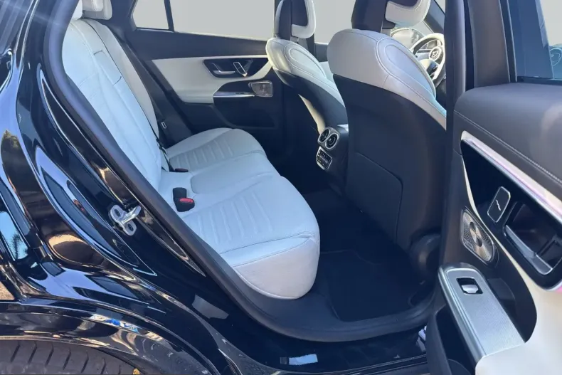 Mercedes-Benz GLC 200 (Clasa GLC) din 2024 cu 37.000 km - oferta MER247529 - foto 11