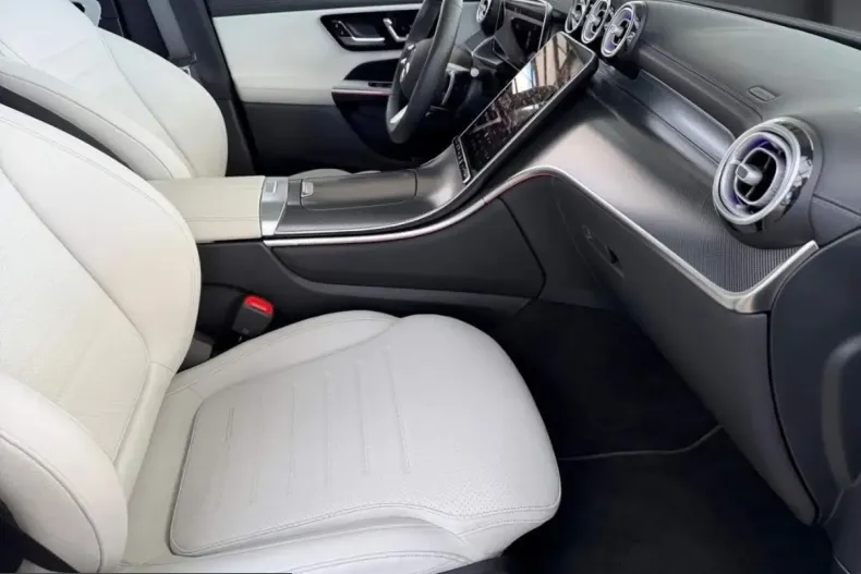 Mercedes-Benz GLC 300 (Clasa GLC) din 2025 cu 26.400 km - oferta MER247565 - foto 6