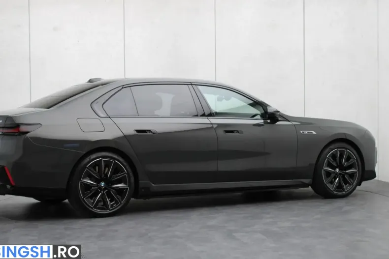 BMW M760 (Seria 7) din 2023 cu 32.109 km - oferta BMW247578 - foto 48