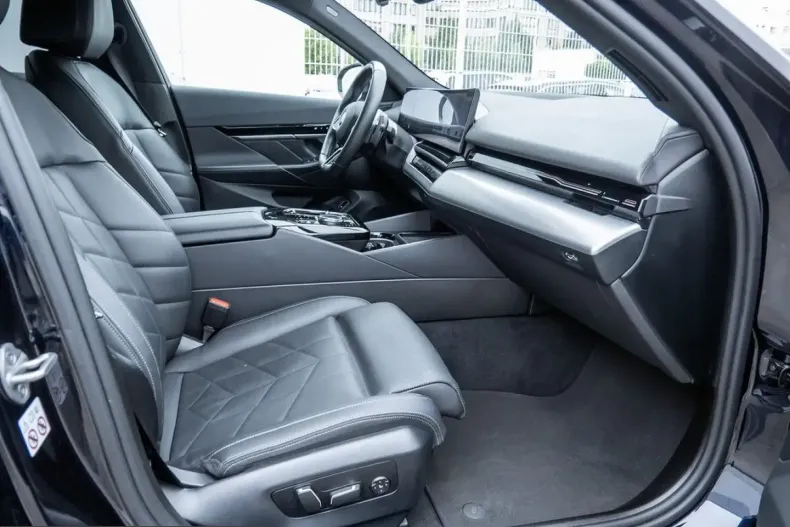 BMW 520 (Seria 5) din 2024 cu 48.100 km - oferta BMW247584 - foto 7
